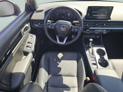 Used 2024 Honda Civic Sport Touring image 4