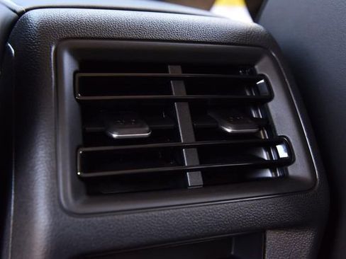 New 2026 Volkswagen Tiguan SE image 22