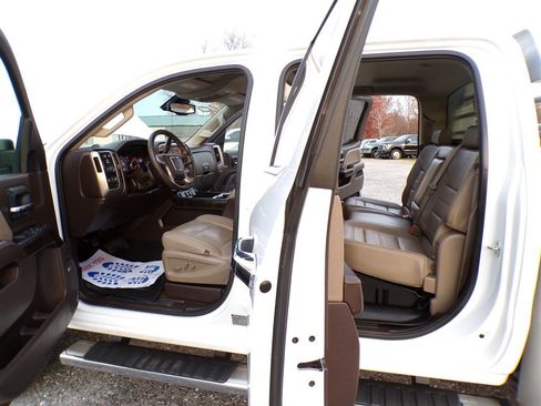 Used 2015 GMC Sierra 3500 Denali w/ Duramax Plus Package image 23