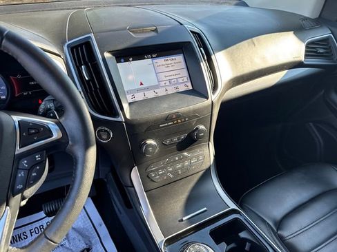 Used 2019 Ford Edge SEL w/ Equipment Group 201A AWD/4WD image 16
