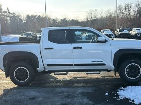 New 2025 Toyota Tacoma TRD Off-Road AWD/4WD image 31