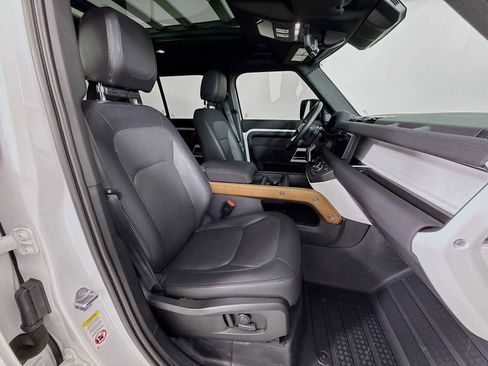 Used 2023 Land Rover Defender 110 X-Dynamic SE image 28