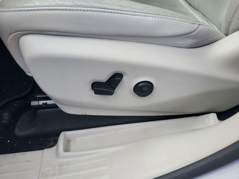 Used 2021 Chrysler Pacifica Touring-L FWD image 17