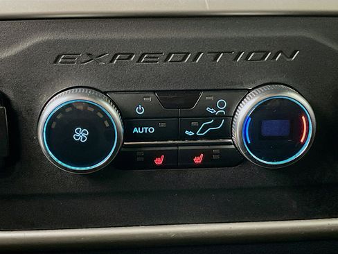 Used 2024 Ford Expedition Limited image 28