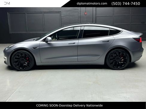 Used 2023 Tesla Model 3 Performance image 4