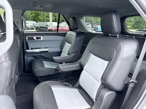 Used 2024 Ford Explorer XLT w/ Equipment Group 202A AWD/4WD image 27