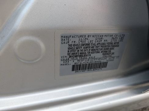 Used 2025 Nissan Versa SR w/ Trunk Package FWD image 25