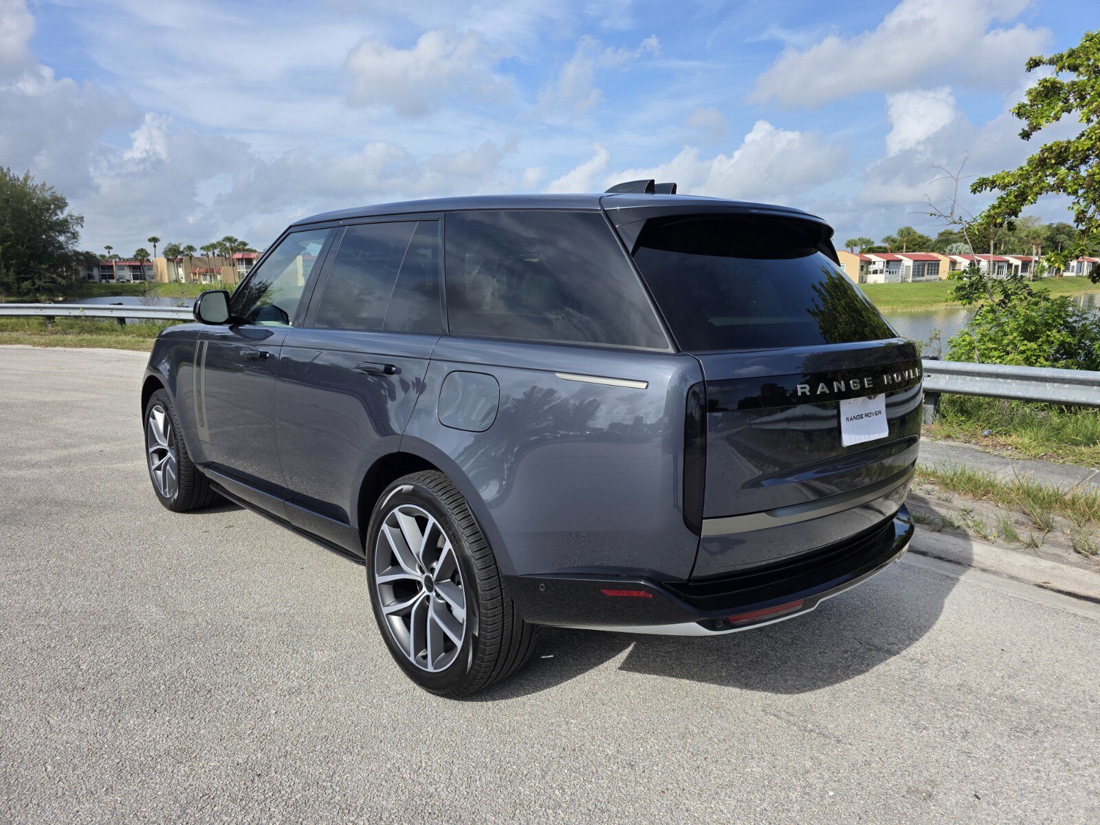New 2026 Land Rover Range Rover SE AWD/4WD image 2