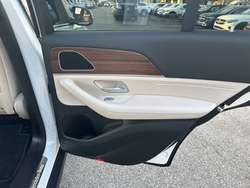 Used 2025 Mercedes-Benz GLE 450 4MATIC image 26