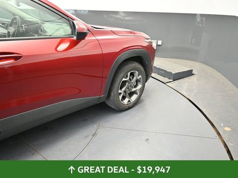 Used 2025 Chevrolet Trax LT FWD image 24