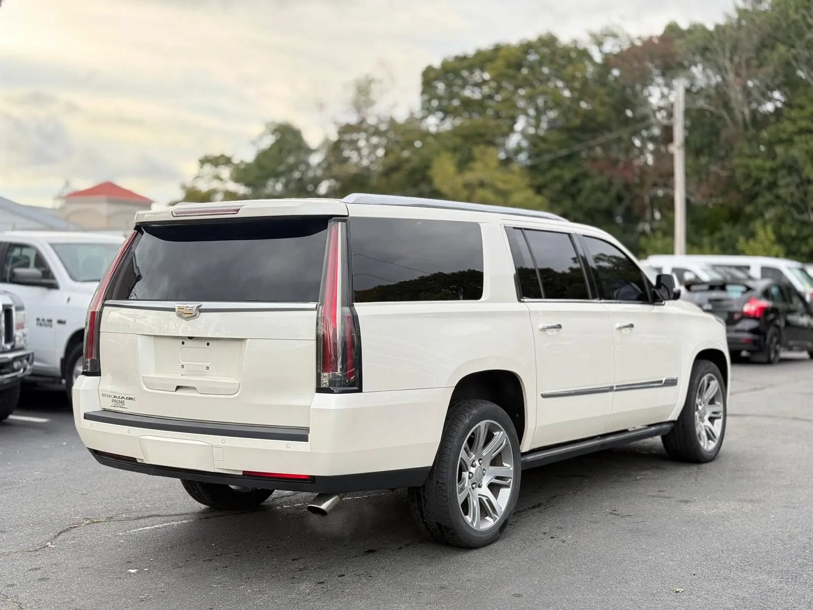 Used 2015 Cadillac Escalade ESV Premium AWD/4WD image 8