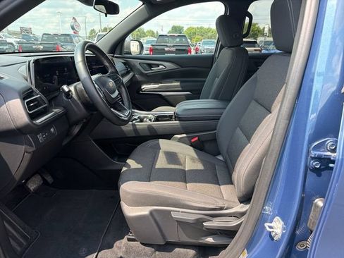 Used 2024 Chevrolet Traverse LS FWD image 11