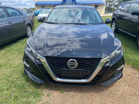 Used 2020 Nissan Altima 2.5 S FWD image 2