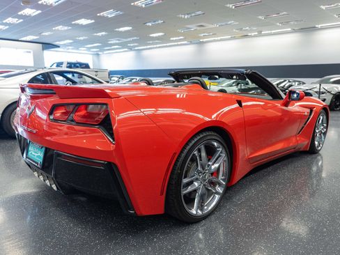 Used 2014 Chevrolet Corvette Stingray Convertible w/ 2LT Preferred Equipment Group RWD image 16