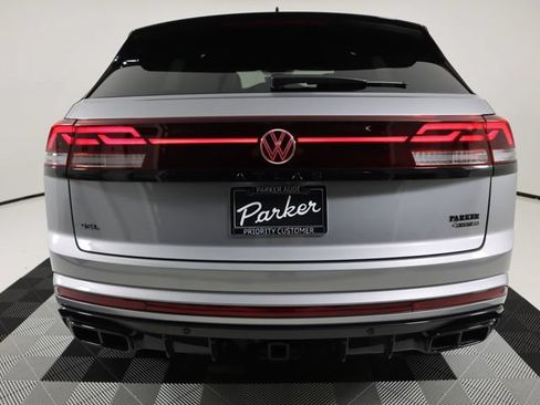 Used 2026 Volkswagen Atlas Cross Sport SEL R-Line AWD/4WD image 4