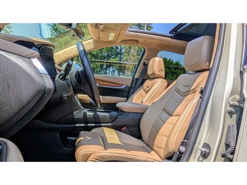 Used 2017 Cadillac XT5 Platinum image 14