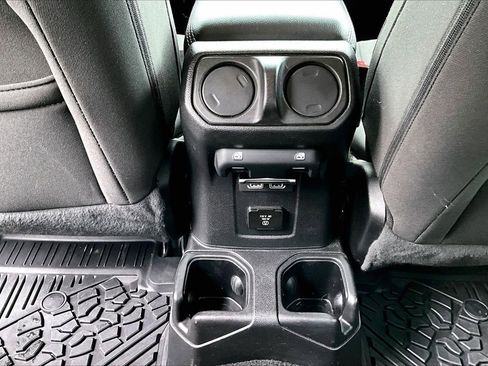 Certified 2022 Jeep Wrangler Unlimited Sahara w/ Cold Weather Group AWD/4WD image 16