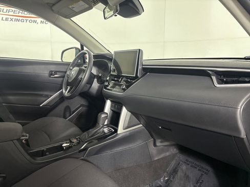 Used 2023 Toyota Corolla Cross LE image 28