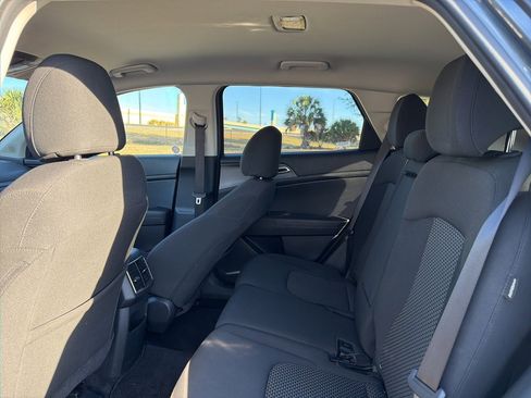 Used 2024 Kia Sportage LX image 10