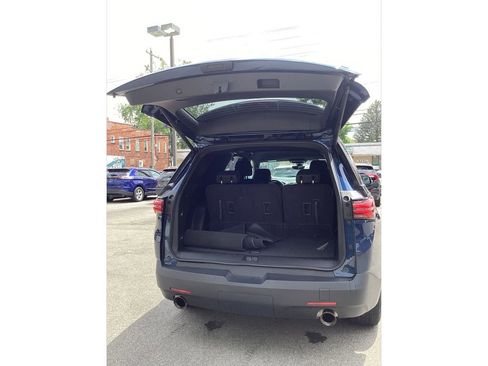 Used 2023 Chevrolet Traverse LT w/ Midnight/Sport Edition AWD/4WD image 10