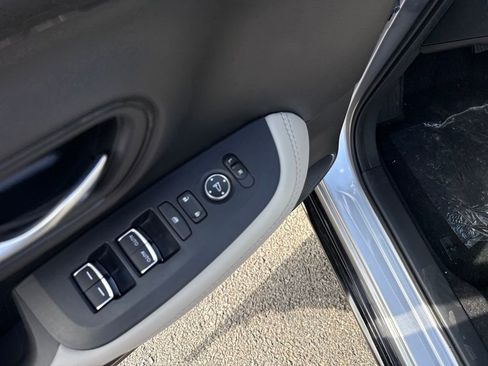 New 2026 Honda HR-V EX-L image 13