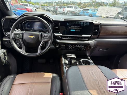 Used 2024 Chevrolet Silverado 1500 High Country w/ Technology Package AWD/4WD image 11