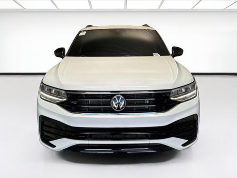 Used 2023 Volkswagen Tiguan SE R-Line FWD image 2