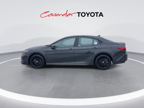 Used 2026 Toyota Camry SE image 5