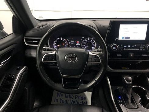 Used 2023 Toyota Highlander XSE AWD/4WD image 15