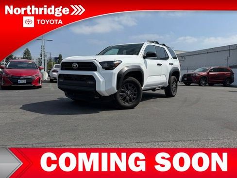 Used 2025 Toyota 4Runner SR5 AWD/4WD image 3