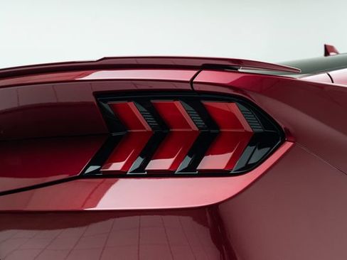 Used 2025 Ford Mustang GT Premium RWD image 15