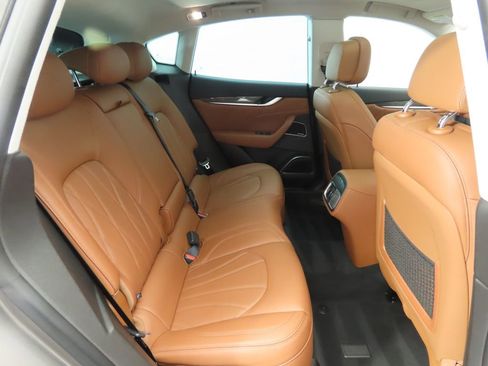 Used 2022 Maserati Levante Modena image 21