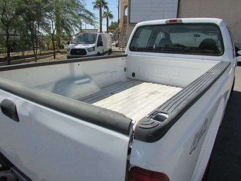 Used 2006 Ford F250 Lariat image 9