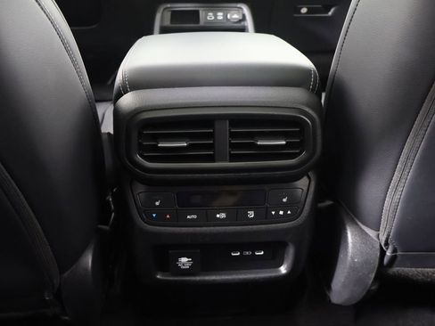 Used 2025 Honda Pilot Elite image 64