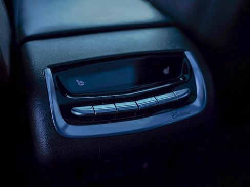 Used 2020 Cadillac XT6 Premium Luxury image 32