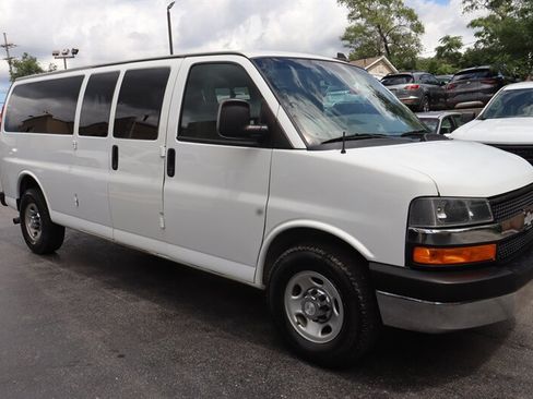 Used 2018 Chevrolet Express 3500 LT w/ LT Preferred Equipment Group RWD image 1