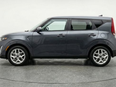 Used 2025 Kia Soul LX w/ LX Technology Package FWD image 5