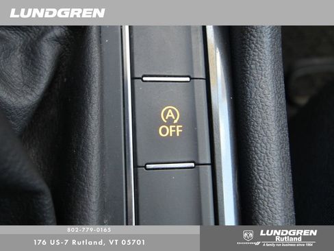 Used 2020 Volkswagen Tiguan S image 28