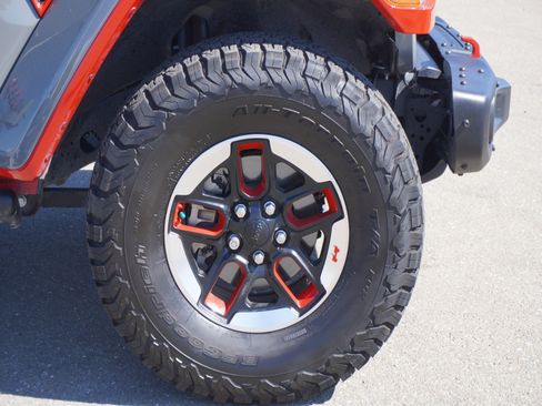 Used 2021 Jeep Wrangler Unlimited Rubicon AWD/4WD image 5