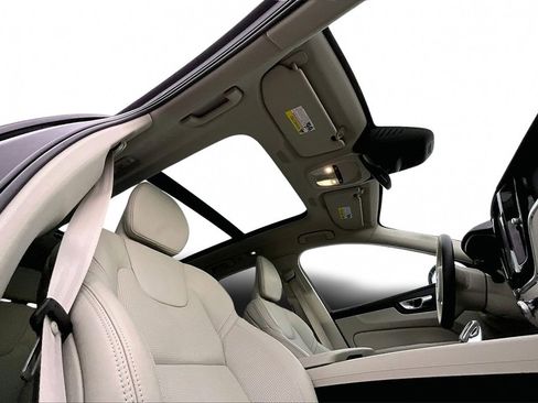 Certified 2023 Volvo XC60 B5 Ultimate w/ Climate Package image 26