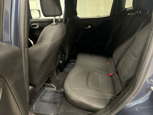 Used 2020 Jeep Renegade Latitude w/ Cold Weather Group image 13