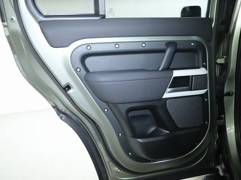 Certified 2022 Land Rover Defender 110 SE AWD/4WD image 13