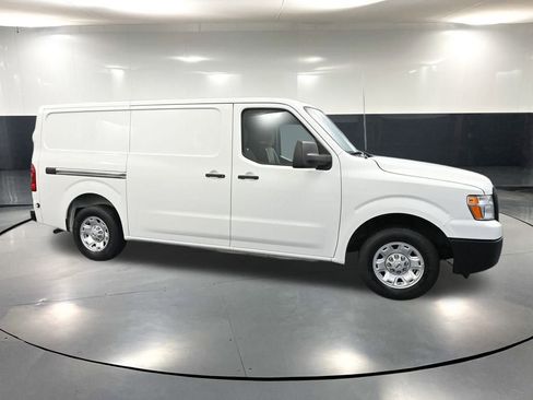 Used 2019 Nissan NV 2500 SV image 4