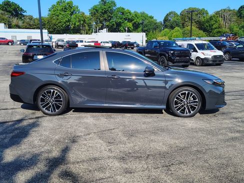 Used 2025 Toyota Camry XLE w/ Premium Plus Package AWD/4WD image 5