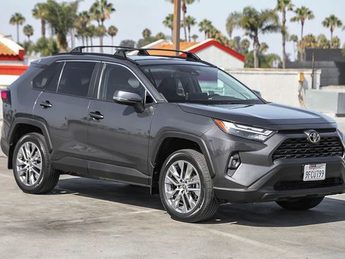 Used 2023 Toyota RAV4 XLE Premium AWD/4WD image 4