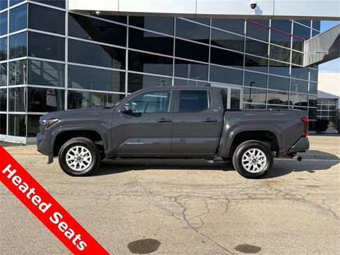 Used 2025 Toyota Tacoma SR5 image 6