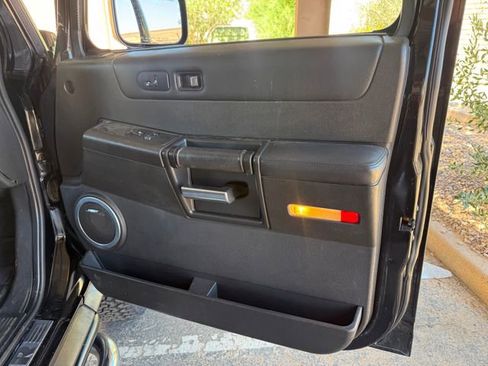 Used 2005 HUMMER H2 SUT w/ Preferred Equipment Group AWD/4WD image 31