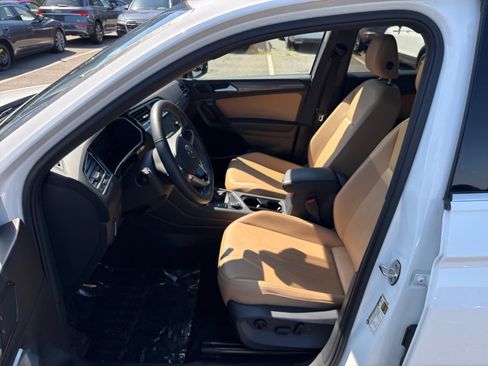 Used 2022 Volkswagen Tiguan SE AWD/4WD image 30