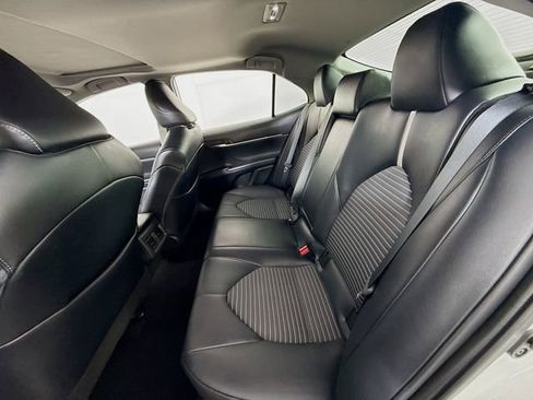 Used 2022 Toyota Camry SE w/ Audio Upgrade Package image 9