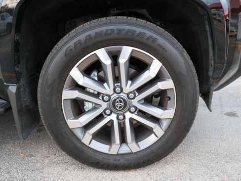 Used 2025 Toyota 4Runner Limited image 14